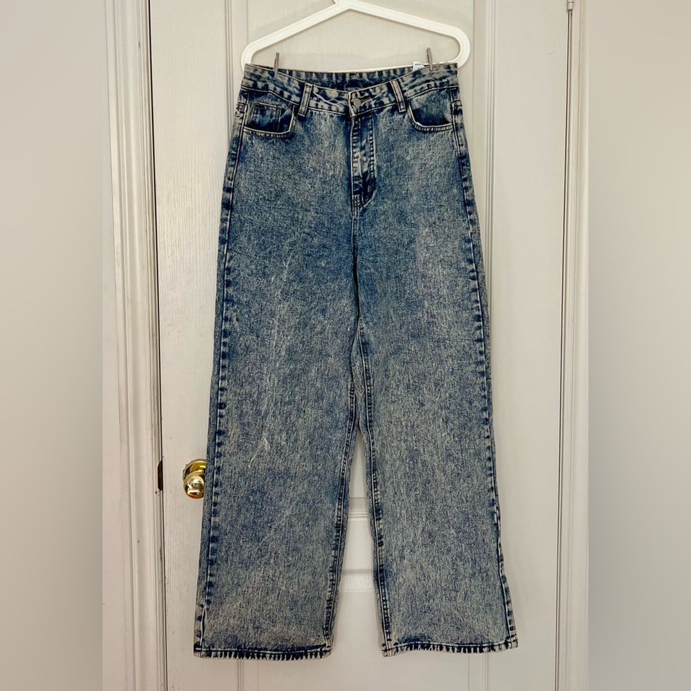 Shein oversized jeans, in a size L. Acid wash with wide legs, high waisted.